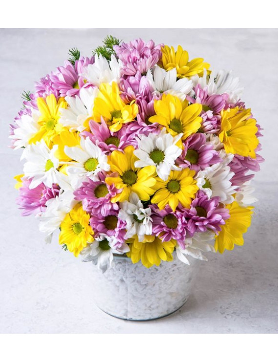 Konik Vazoda Renkli Papatya Aranjmanı